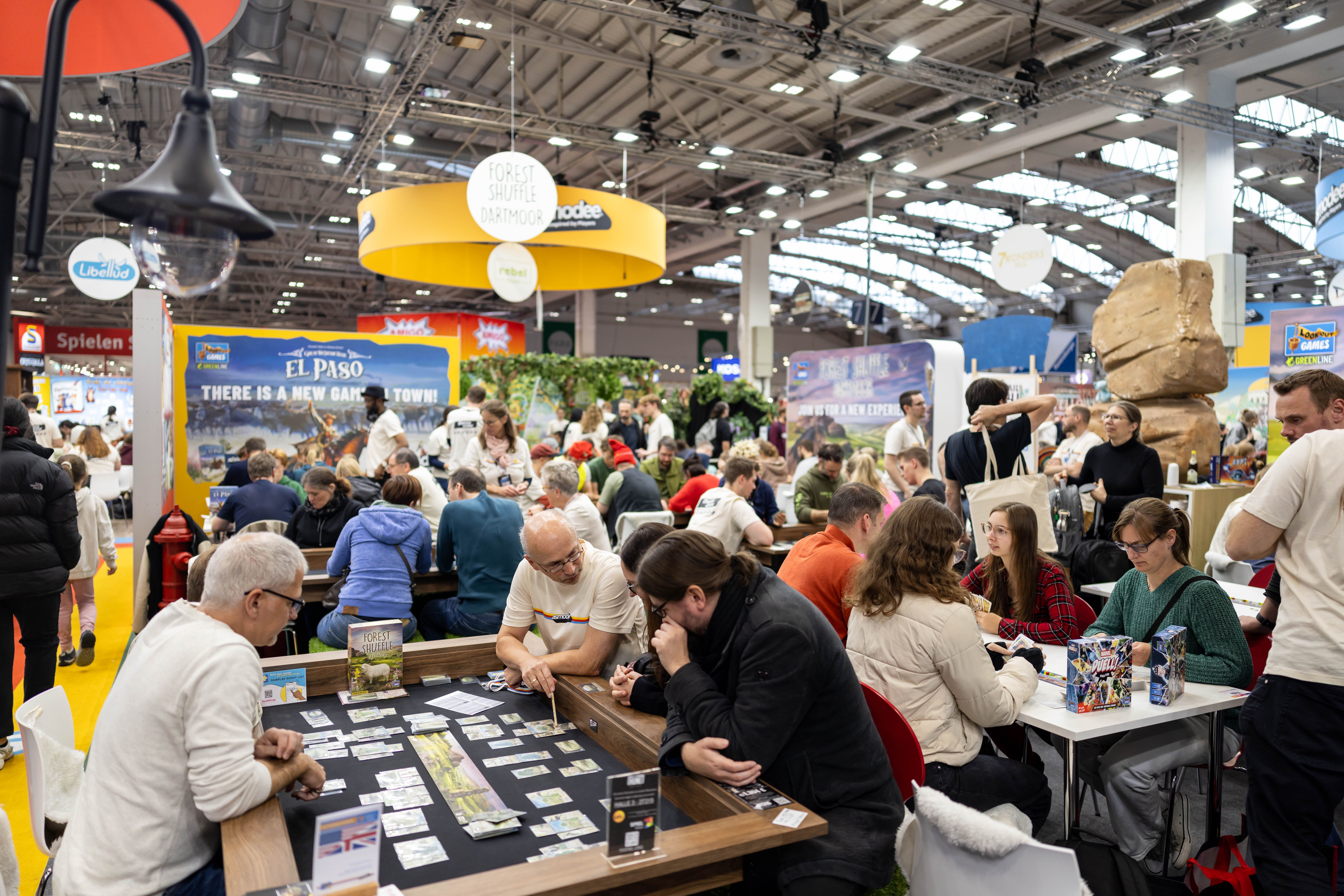 SPIEL 2025 viele Menschen zusamme
